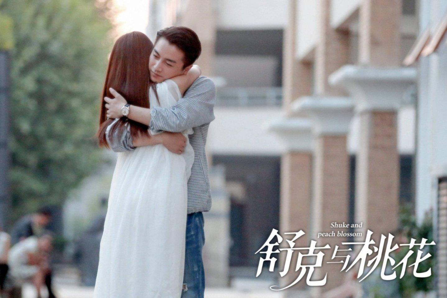 新婚丈夫在老山牺牲，妻子改嫁大伯哥，30年后祭拜爱人失声痛哭
